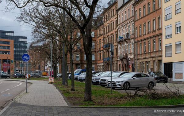 Familie-Reinhardt-Platz