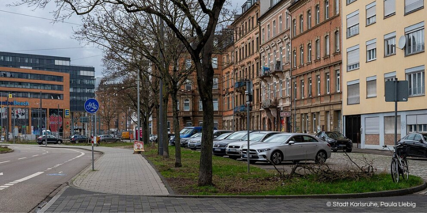 Familie-Reinhardt-Platz